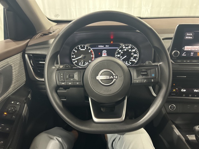2023 Nissan Rogue SV photo 14