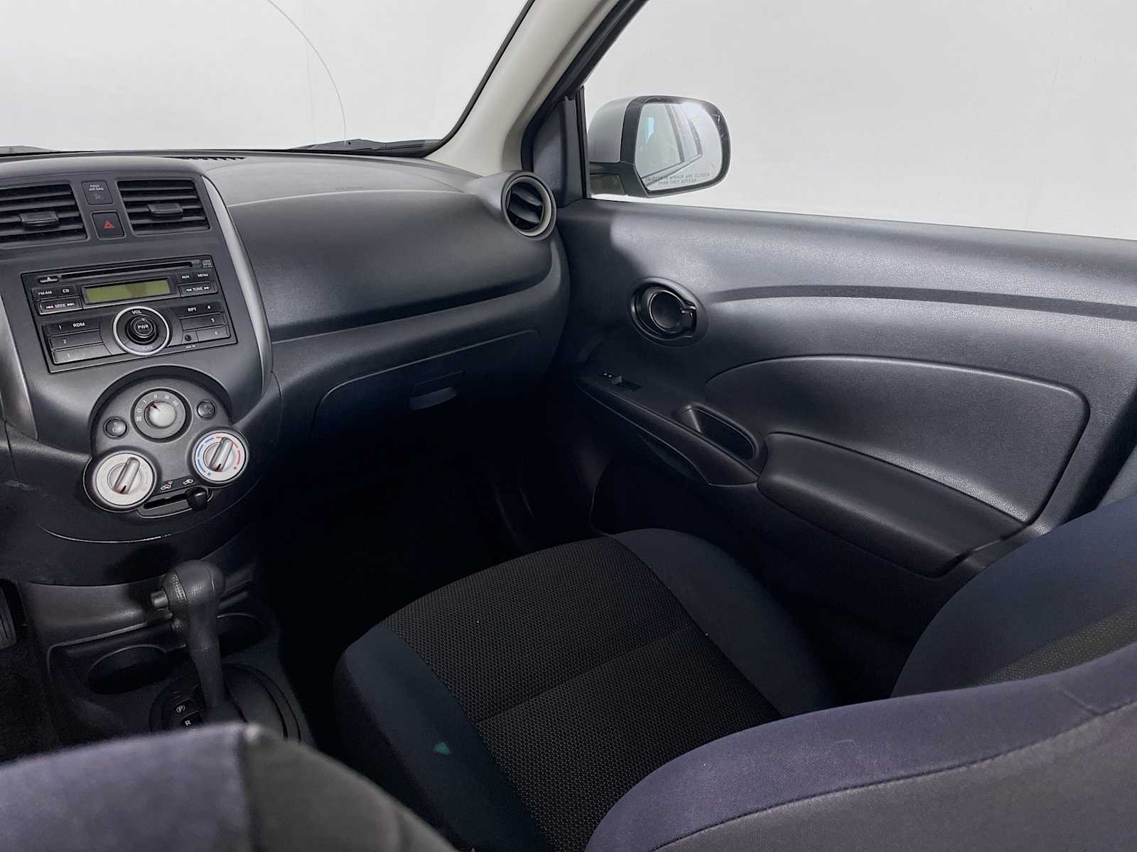 2012 Nissan Versa SV photo 19