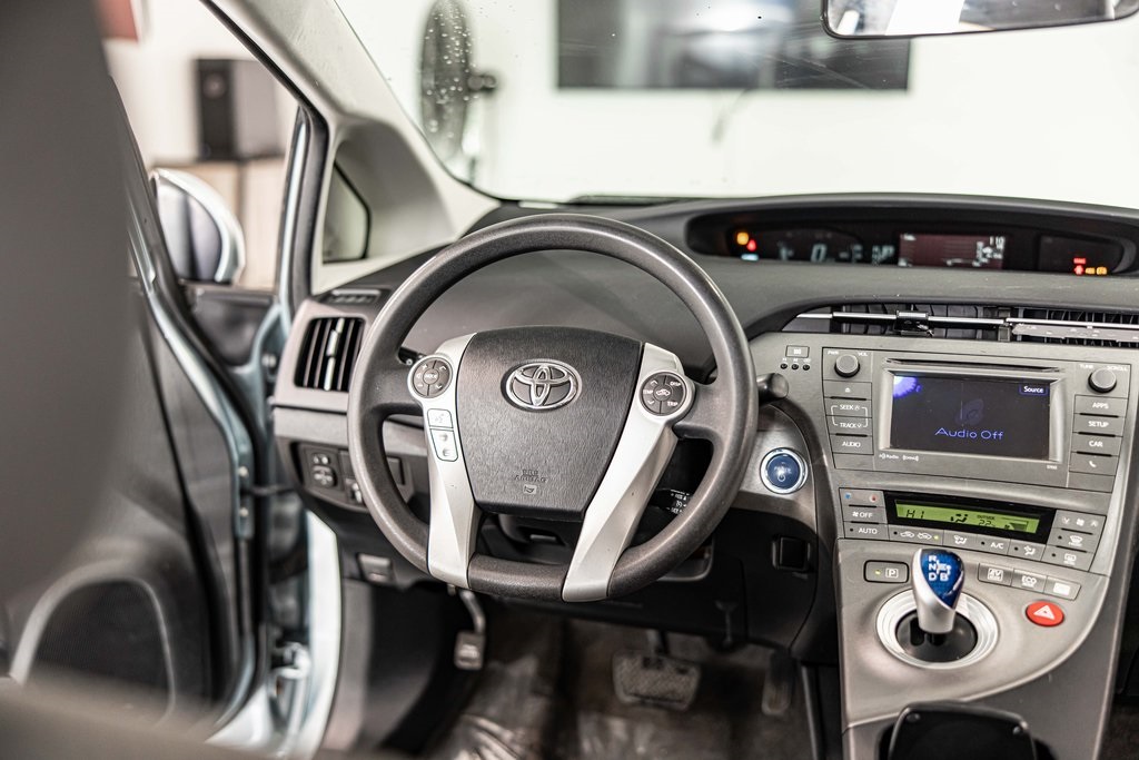 2015 TOYOTA PRIUS - Image 32