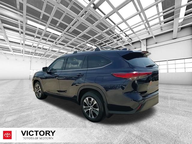 2022 Toyota Highlander XLE photo 4
