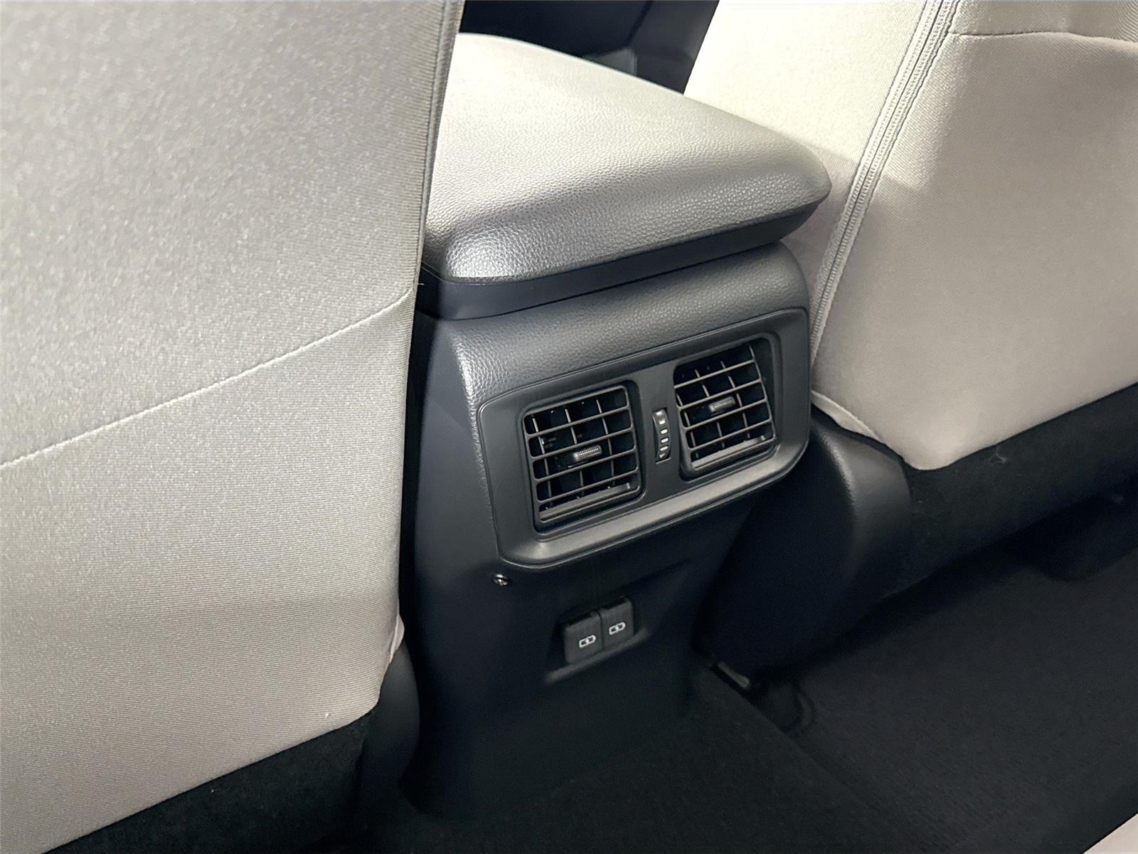 2025 Toyota RAV4 Hybrid XLE photo 28