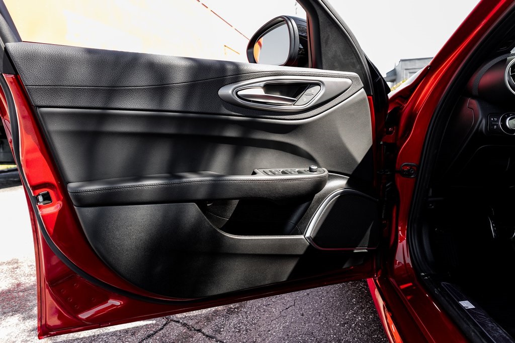 2023 Alfa Romeo Giulia Ti photo 16
