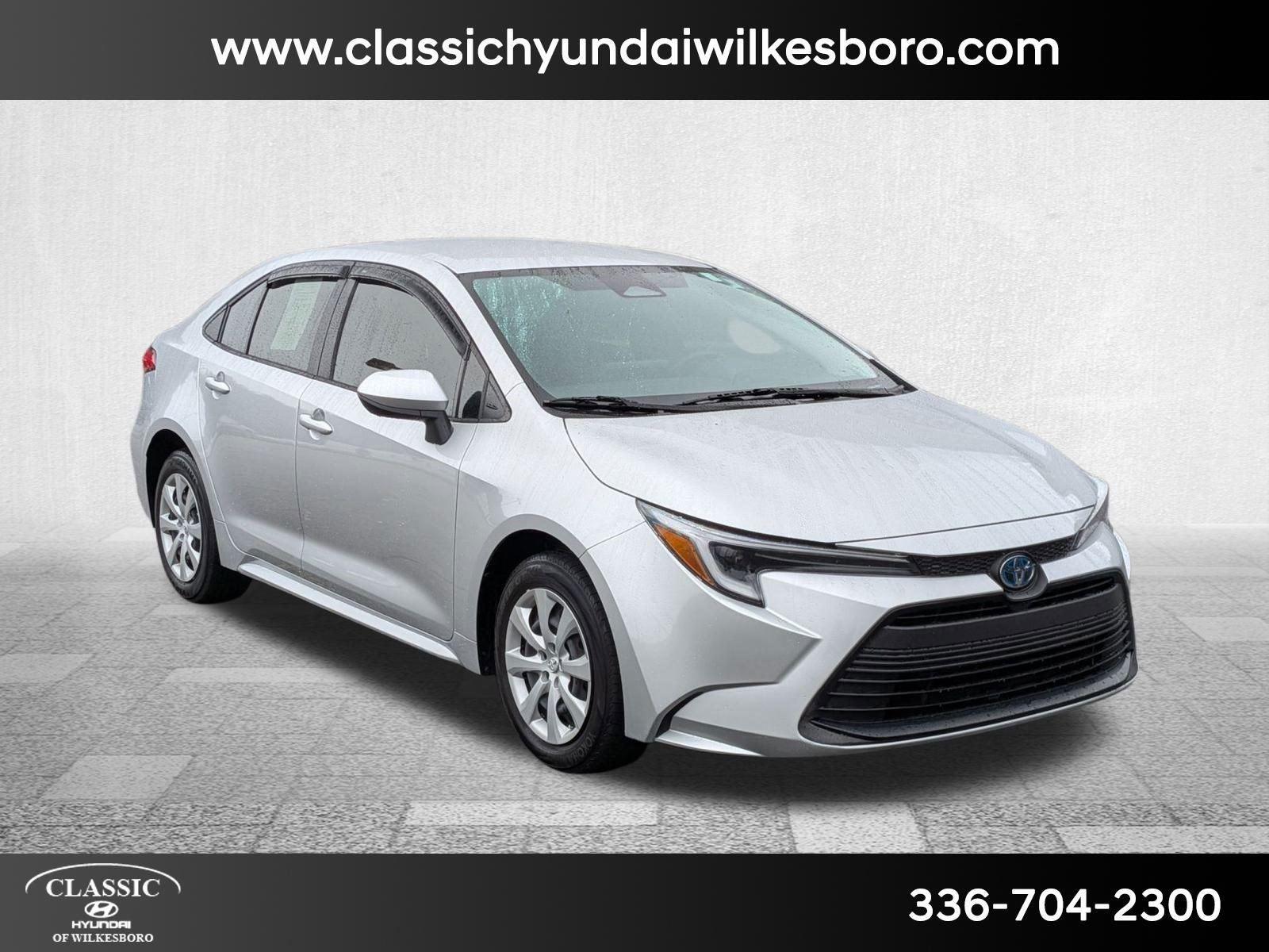 2023 Toyota Corolla Hybrid LE photo 3