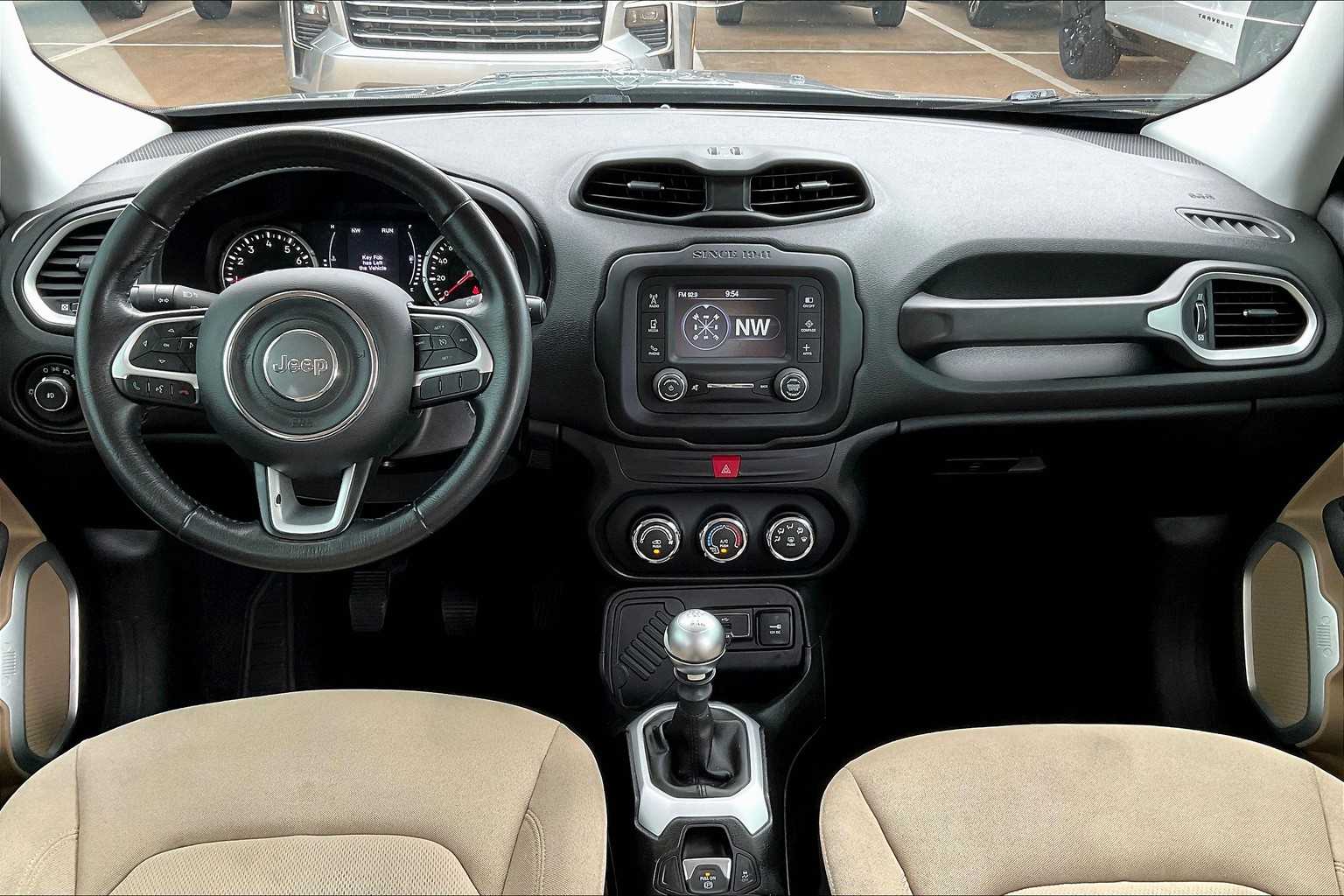 2017 Jeep Renegade Latitude North Edition photo 13