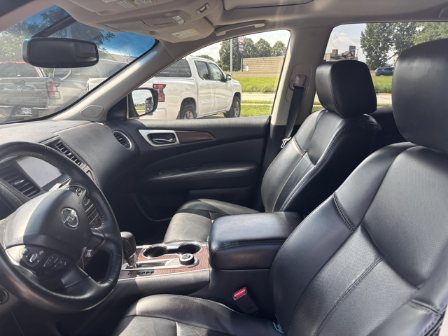 2019 Nissan Pathfinder Platinum photo 14