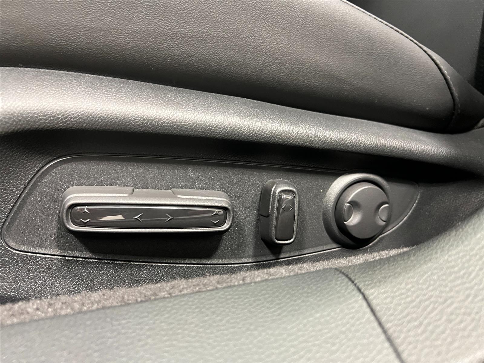 2025 Honda Accord Hybrid EX-L photo 12
