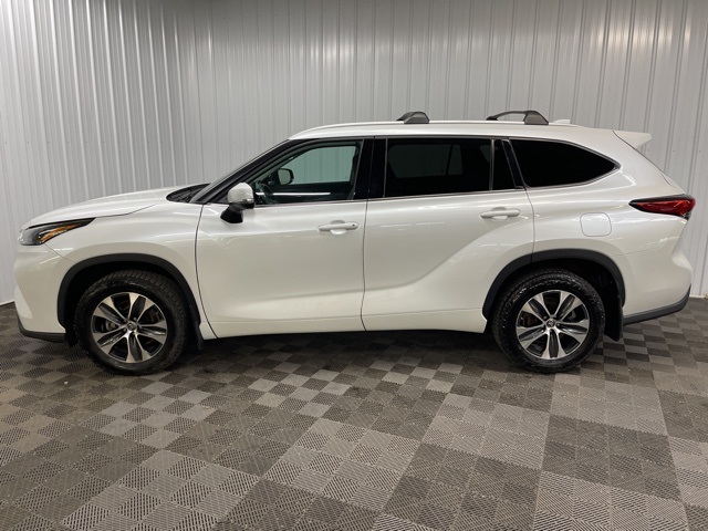 2022 Toyota Highlander XLE photo 7