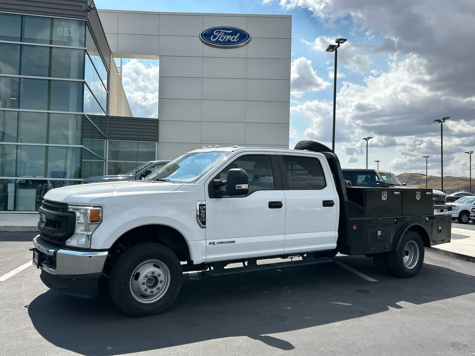 2022 Ford F-350 Super Duty Chassis Cab