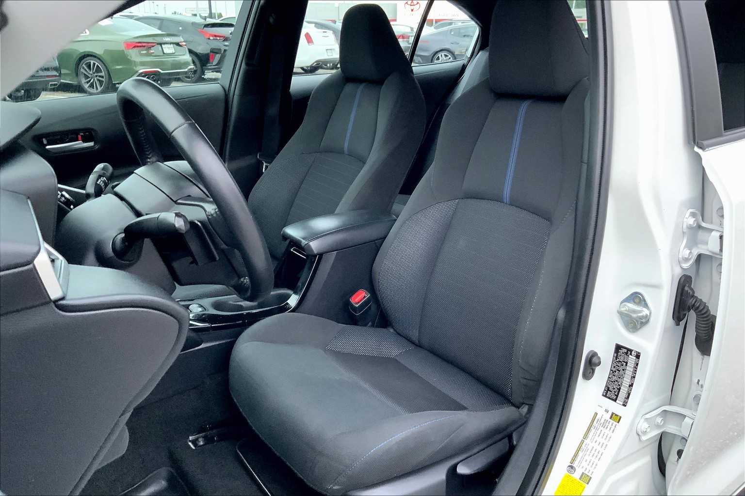 2022 Toyota Corolla SE photo 7