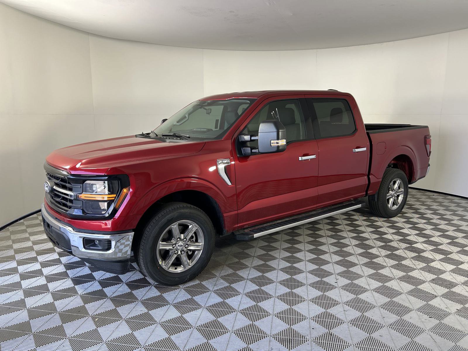 2025 Ford F-150 XLT photo 4