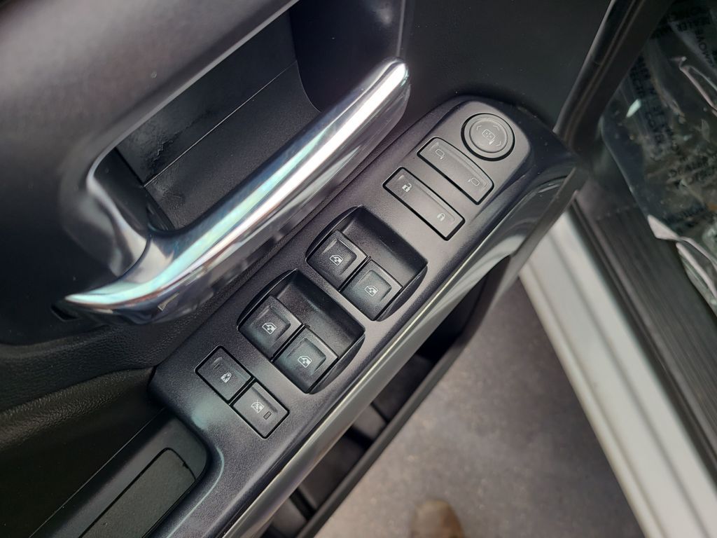 2015 Chevrolet Silverado 1500 LT1 photo 13