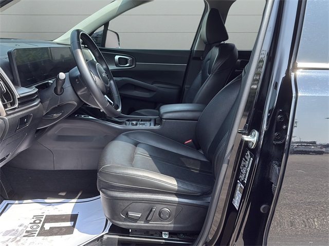 2024 Kia Sorento S photo 23