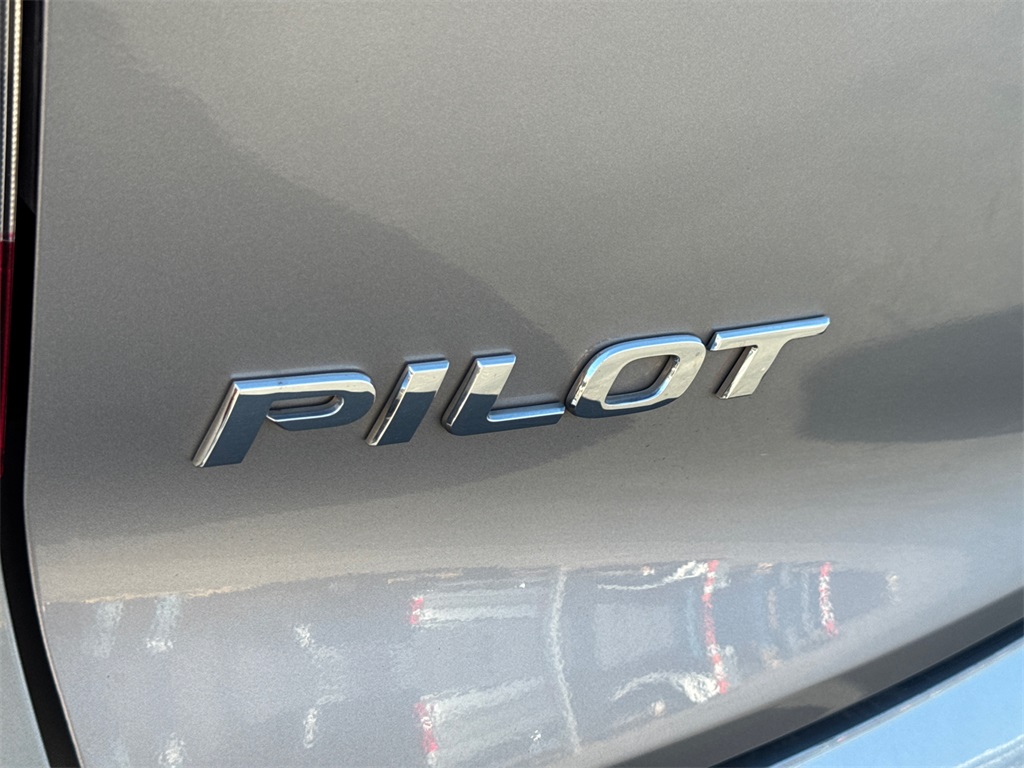 2021 Honda Pilot LX photo 5