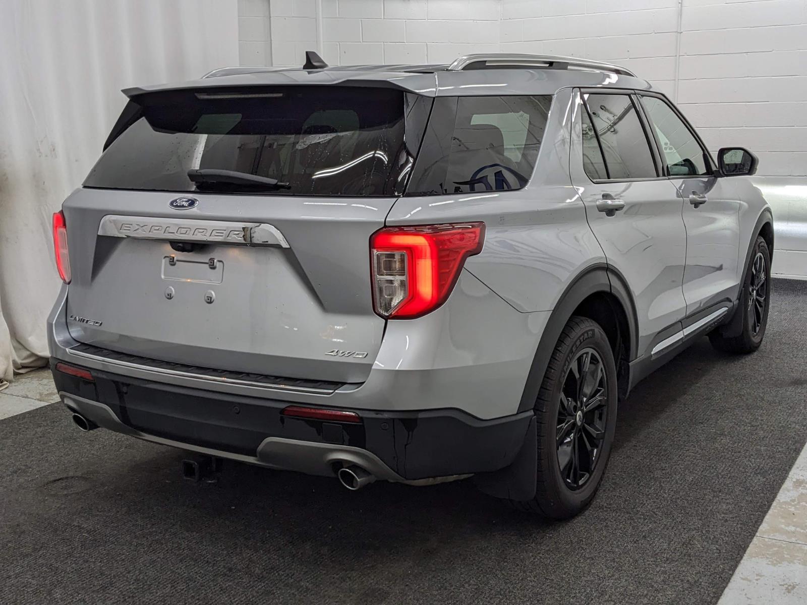 2022 Ford Explorer Limited photo 2