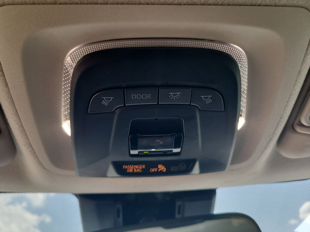 2023 Toyota Corolla LE photo 19