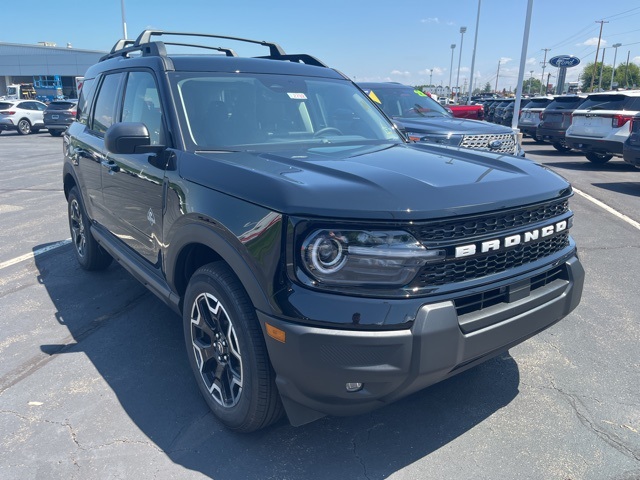 2025 Ford Bronco Sport Outer Banks photo 3