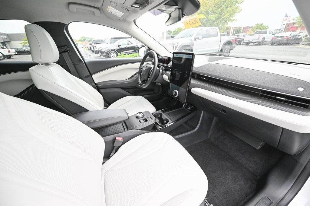2024 Ford Mustang Mach-E Premium photo 19