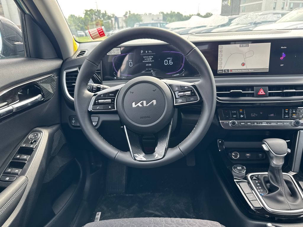 2025 Kia Seltos S photo 22