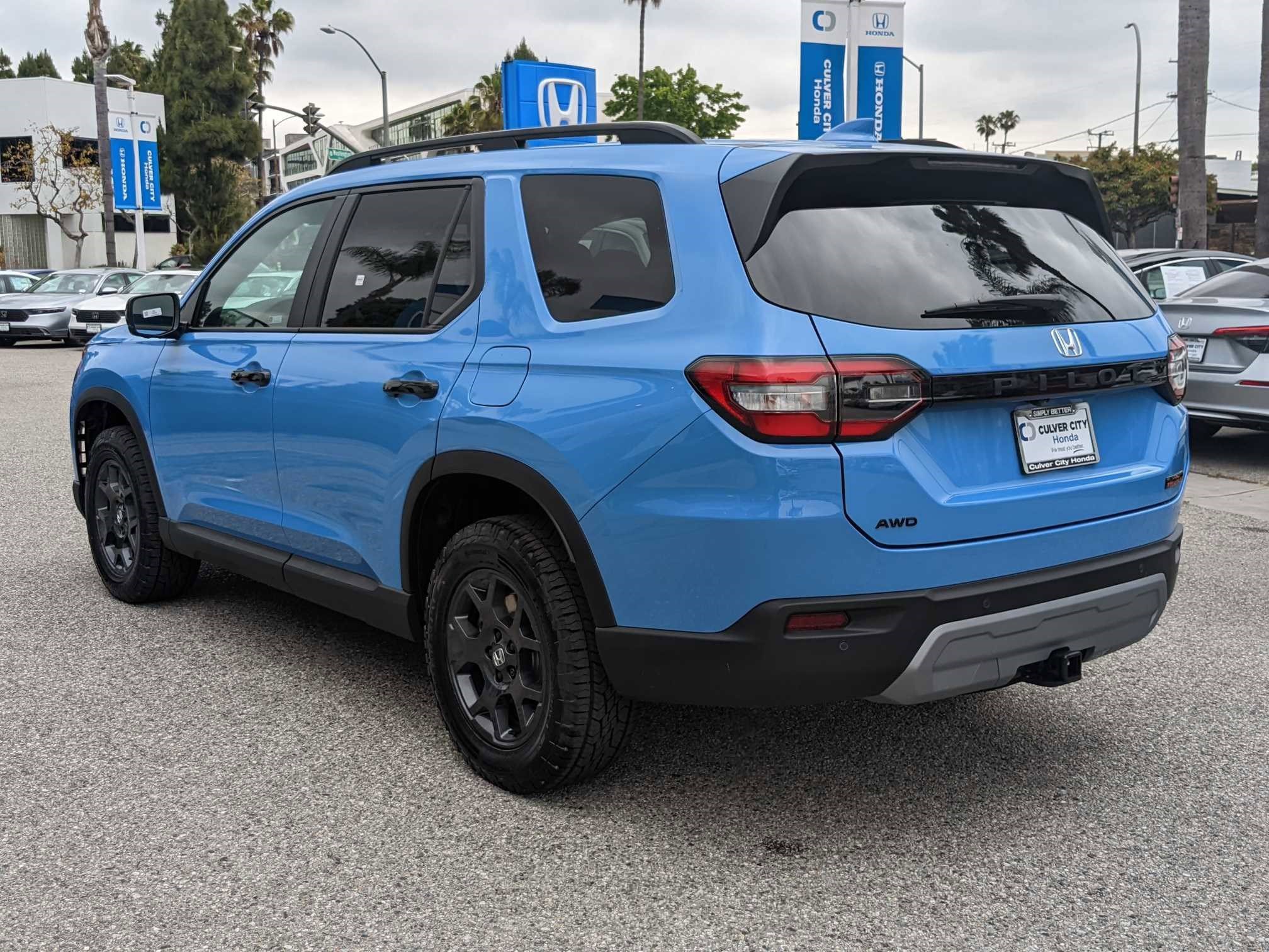2025 Honda Pilot TrailSport photo 4