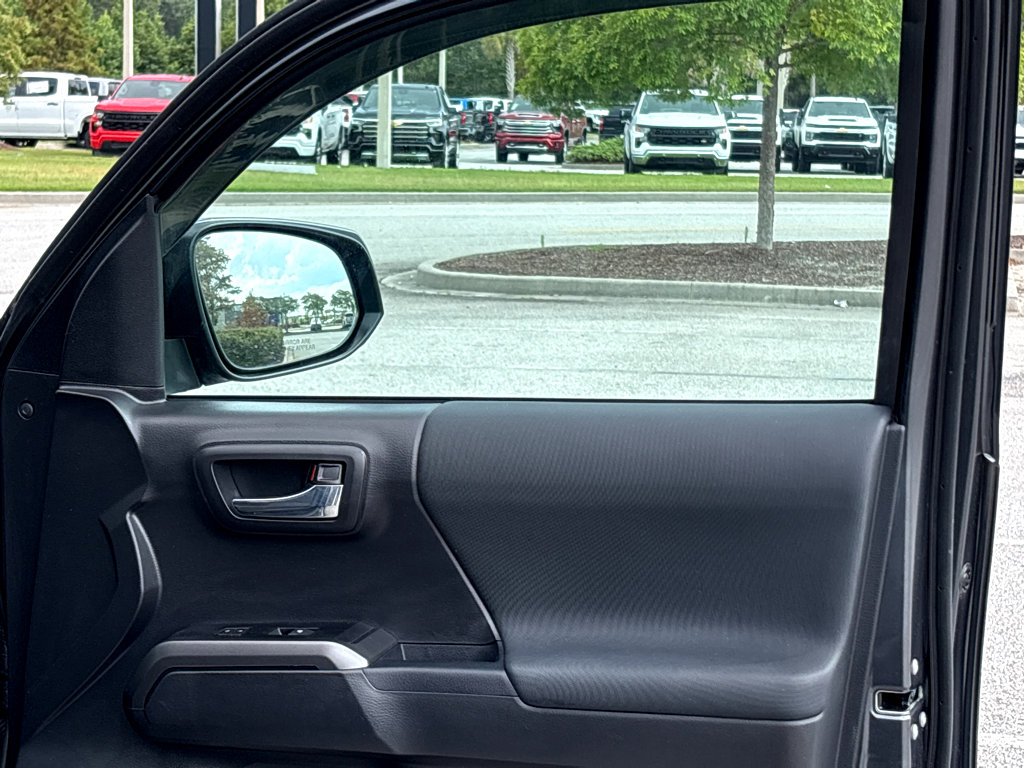 2023 Toyota Tacoma TRD Off-Road V6 photo 16