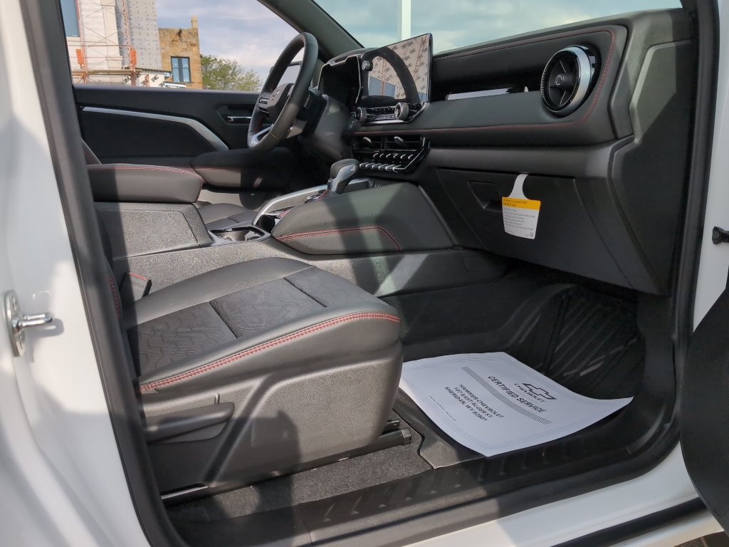 2025 Chevrolet Colorado Z71 photo 32