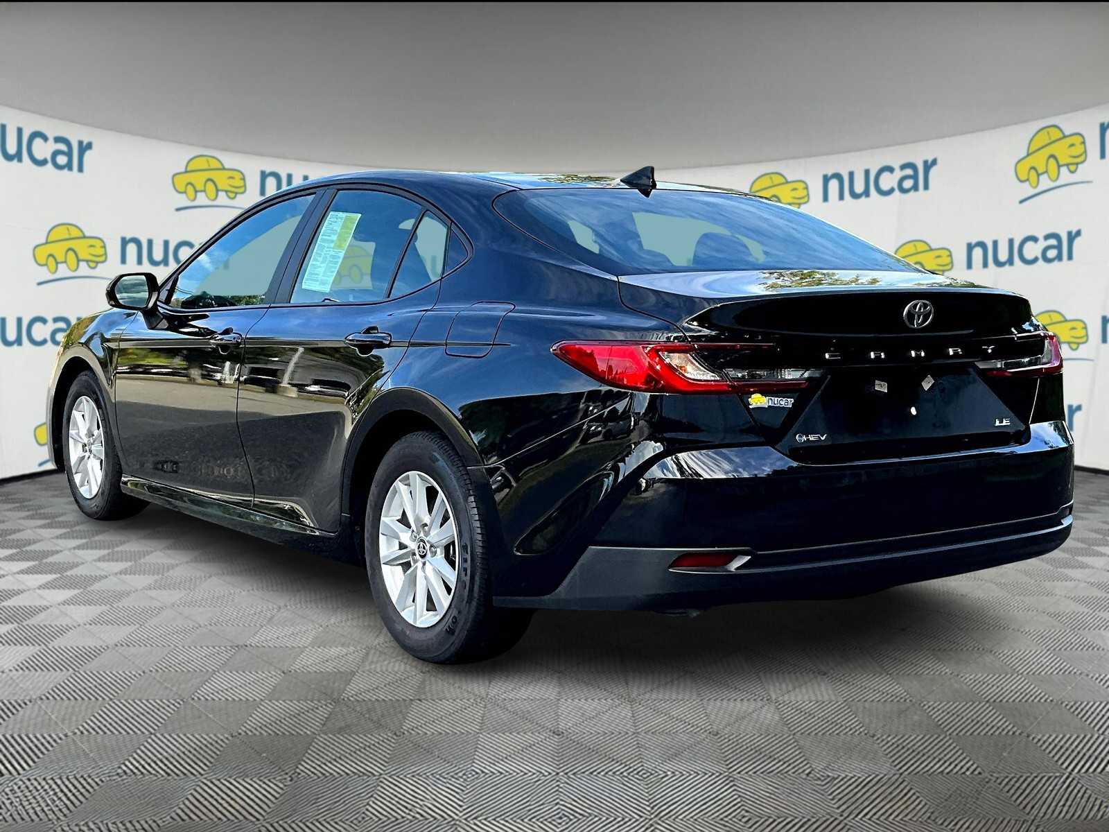 2025 Toyota Camry LE photo 4