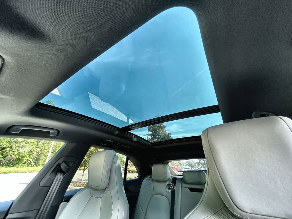 2024 Porsche Macan Electric 4 photo 25