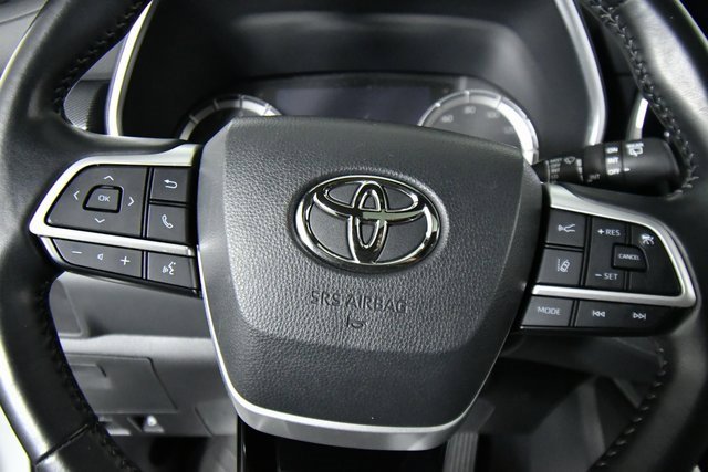 2022 Toyota Highlander XSE photo 2