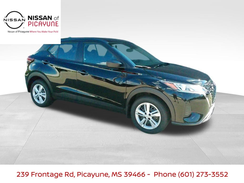 2025 Nissan KICKS PLAY Base