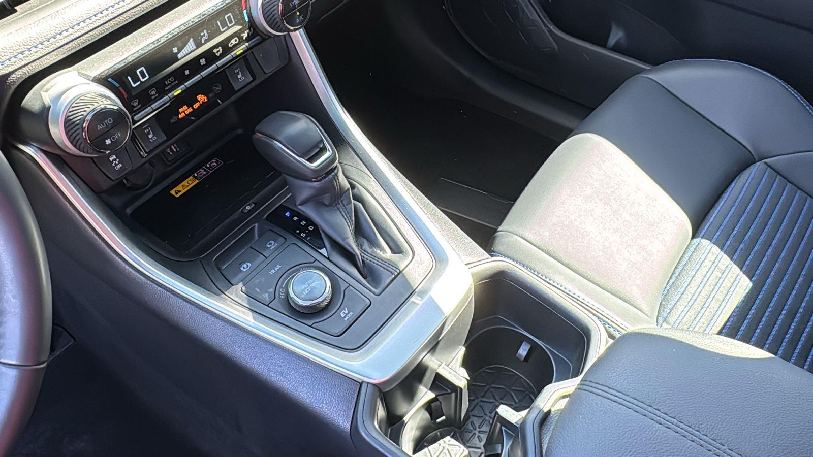2024 Toyota RAV4 Hybrid XSE photo 22