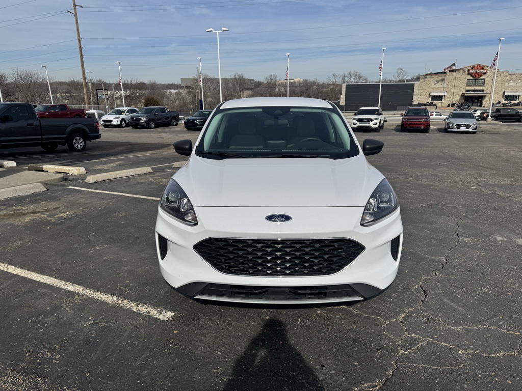 Used 2022 Ford Escape SE with VIN 1FMCU0G60NUB00087 for sale in Kansas City