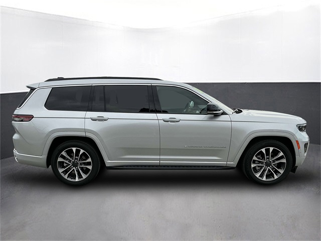 2024 Jeep Grand Cherokee Overland photo 6