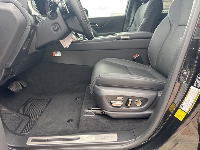 2025 Lexus LX 600 Premium photo 18