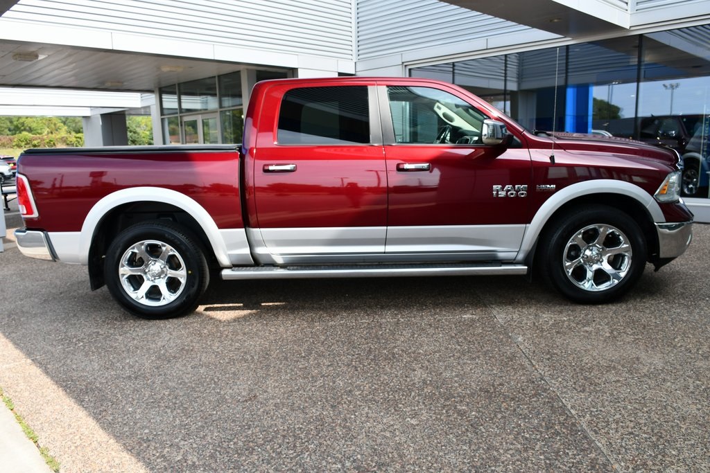 2016 Ram 1500 Laramie photo 9