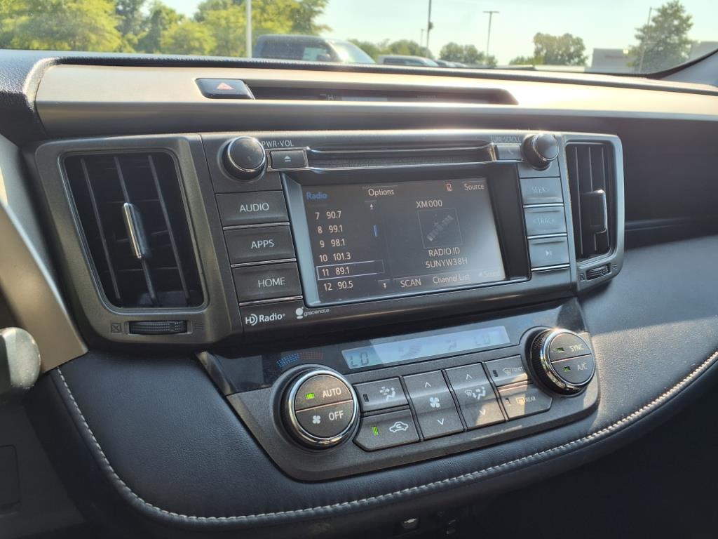2015 Toyota RAV4 XLE photo 17