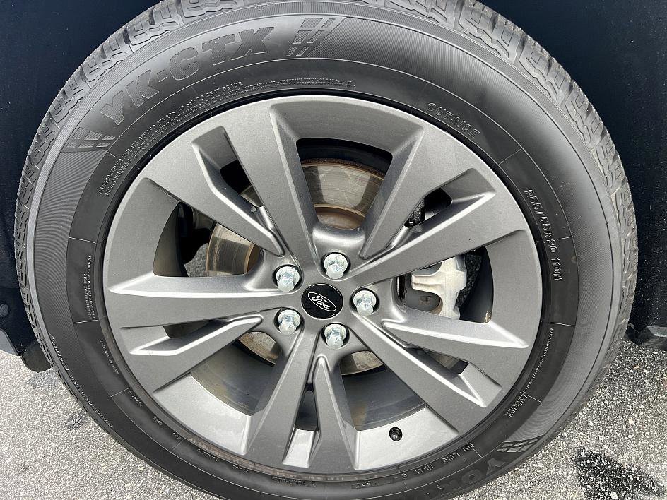 2021 Ford Explorer XLT photo 6