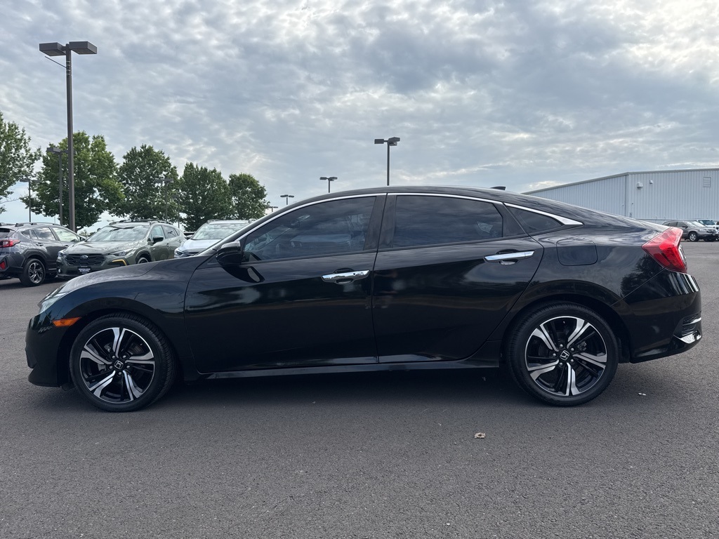 2017 Honda Civic Touring photo 4