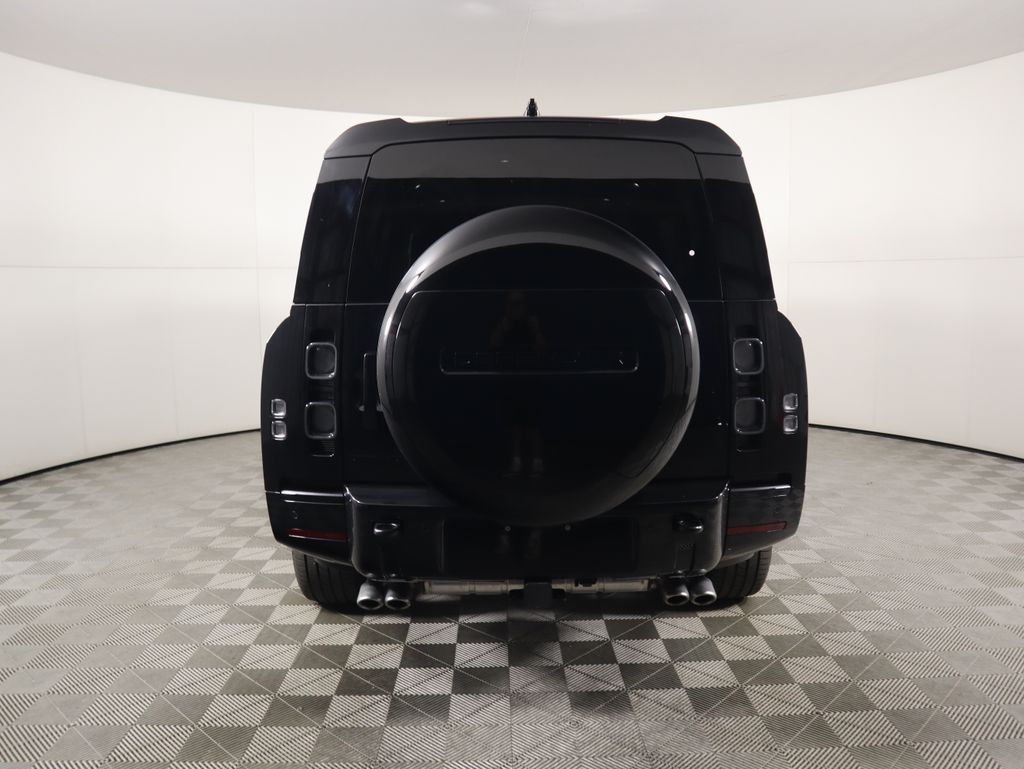 2025 Land Rover Defender 130 V8 photo 6