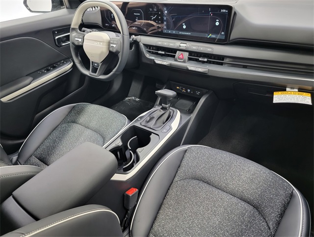 2025 Kia K4 GT-Line photo 31