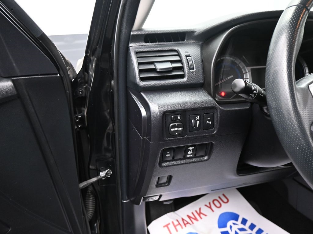 2016 Toyota 4Runner Limited photo 3