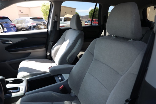 2020 Honda Pilot EX photo 13