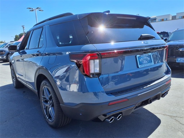 2025 Ford Explorer ST photo 4