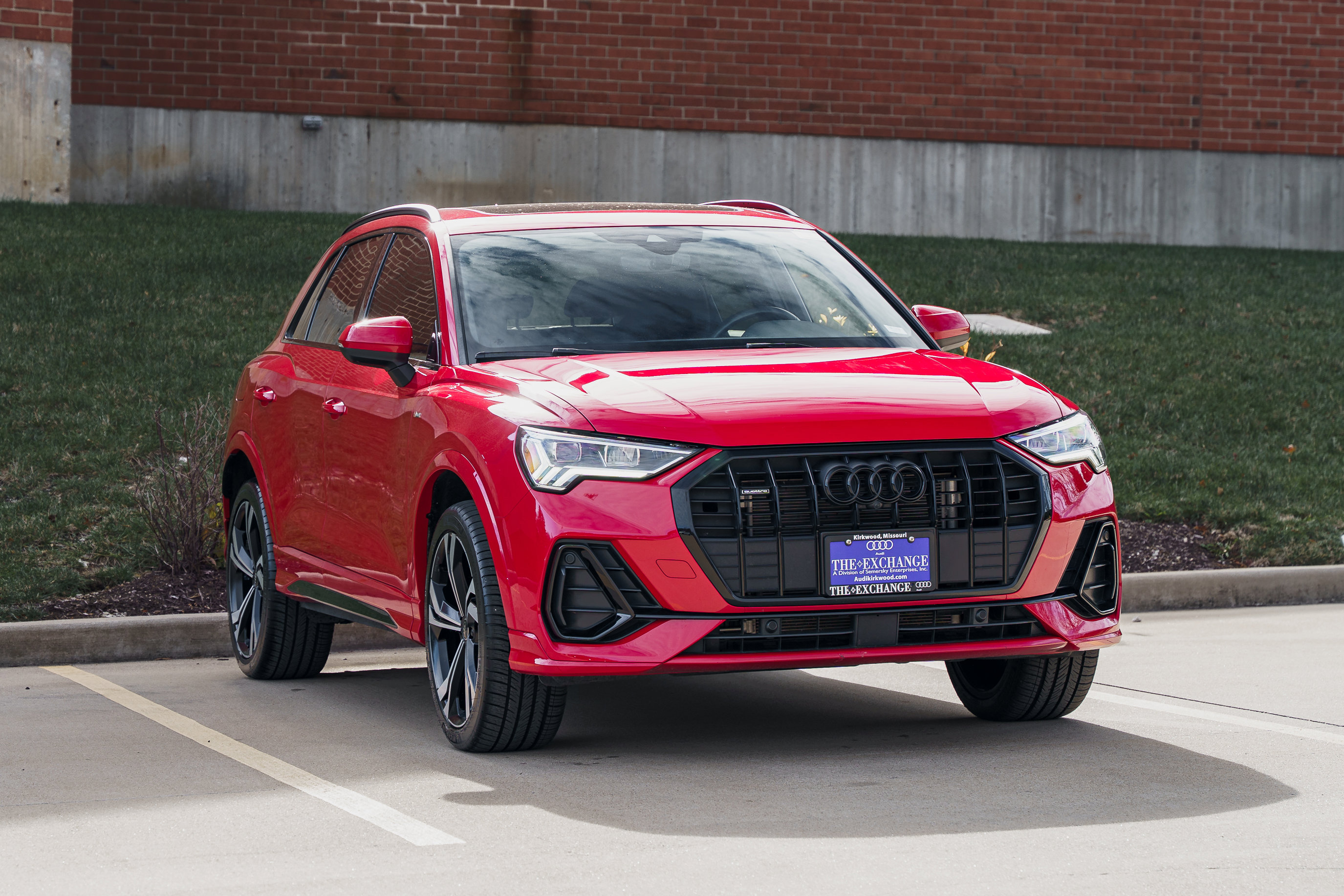 2023 Audi Q3 S line Premium Plus photo 2