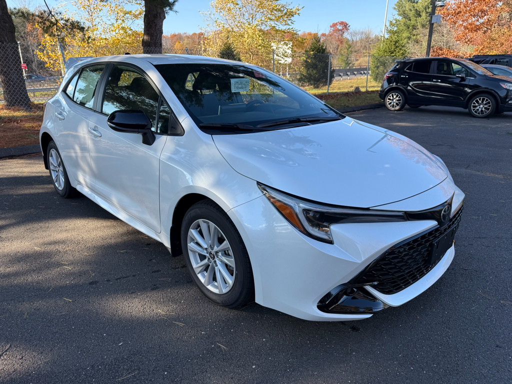 2026 Toyota Corolla Hatchback SE's photo