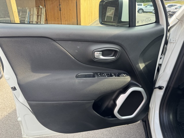 2021 Jeep Renegade Latitude photo 19