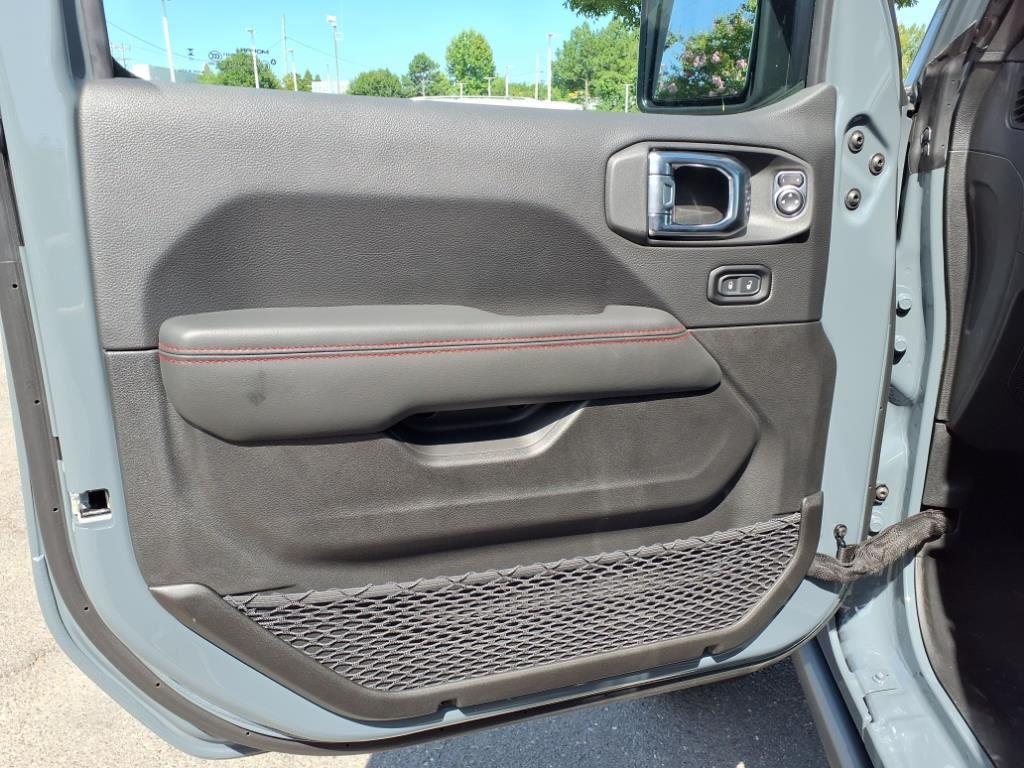 2025 Jeep Wrangler Rubicon photo 3