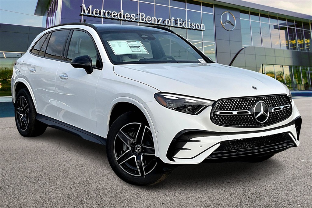 2026 Mercedes-Benz GLC Base's photo