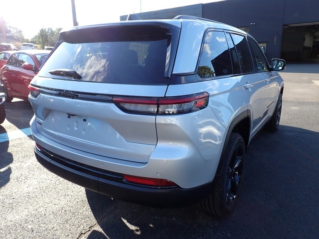 2025 Jeep Grand Cherokee Altitude X photo 3