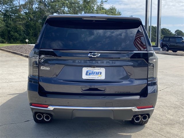 2025 Chevrolet Suburban Premier photo 3