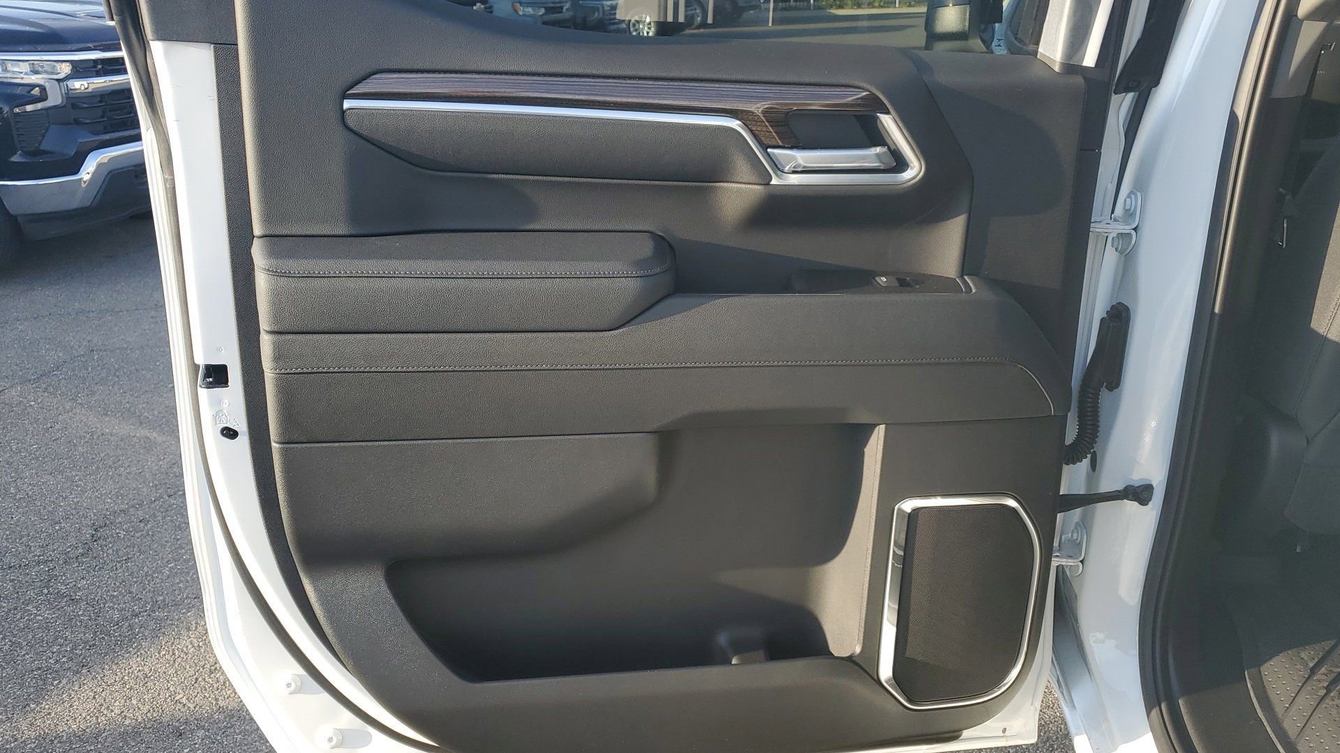 2025 Chevrolet Silverado 1500 RST photo 13
